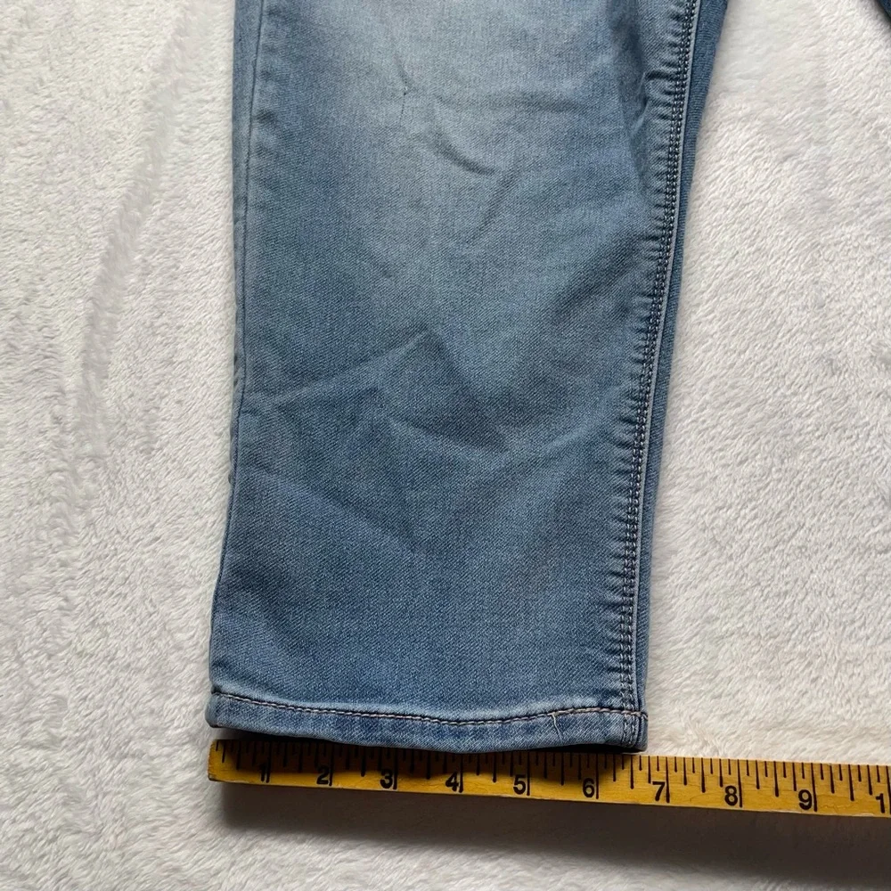 Seven 7 Women’s Capri Jeans Denim Embroidery Back Pockets Distressed Size 14 - Picture 7 of 15